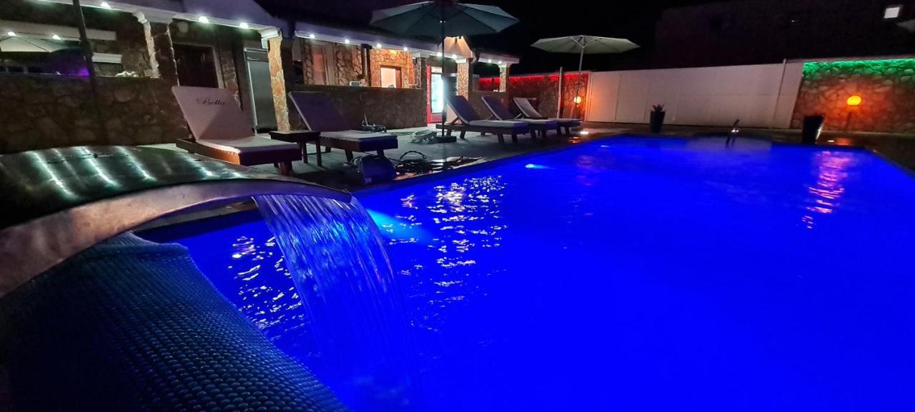 Ljesevo Motel Bella מראה חיצוני תמונה