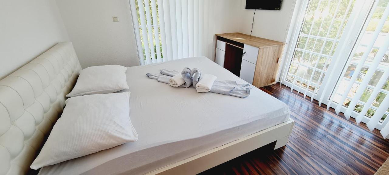Ljesevo Motel Bella מראה חיצוני תמונה